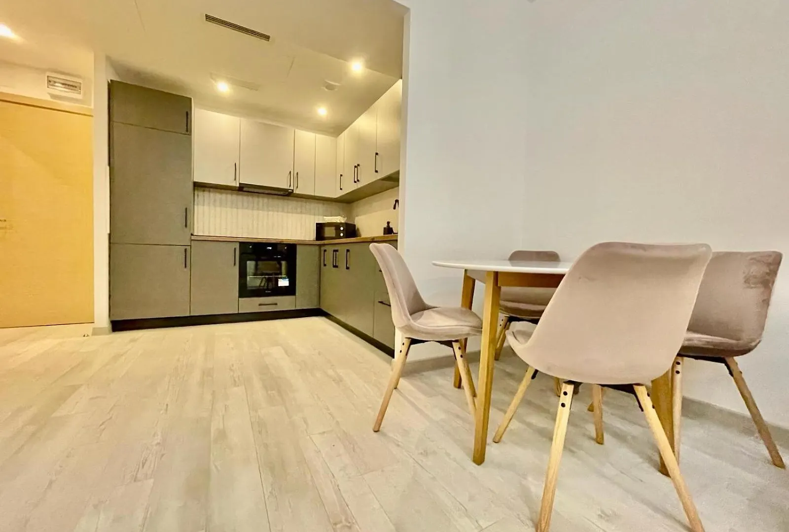 Yamaluxe Apartments - Silent & Primitive With Relaxing Area Bucharest